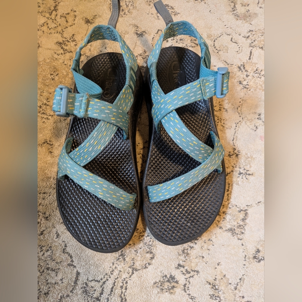Size 5 Chacos